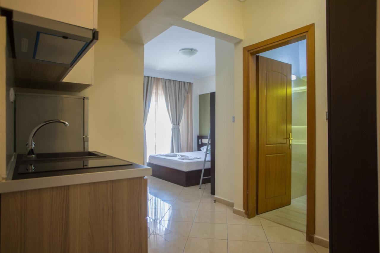 Villa Amalia Sun Beach เนอาวรัสนา ภายนอก รูปภาพ