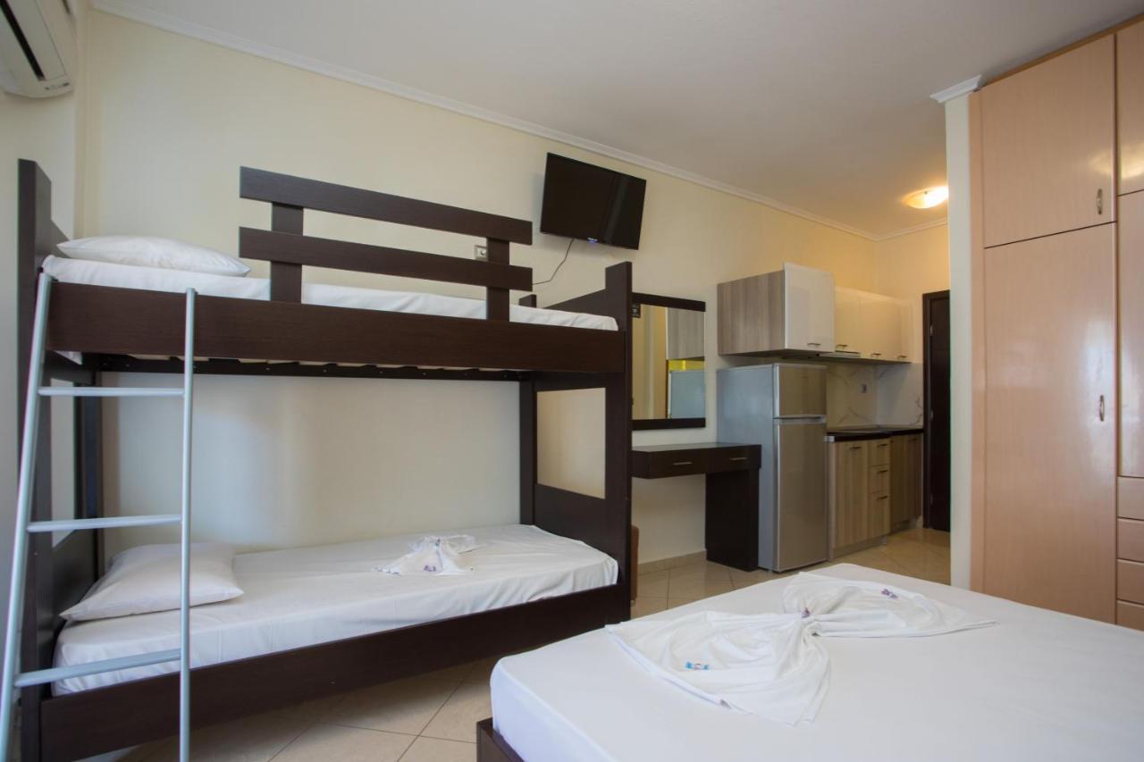 Villa Amalia Sun Beach เนอาวรัสนา ภายนอก รูปภาพ