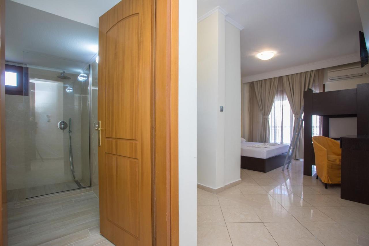 Villa Amalia Sun Beach เนอาวรัสนา ภายนอก รูปภาพ