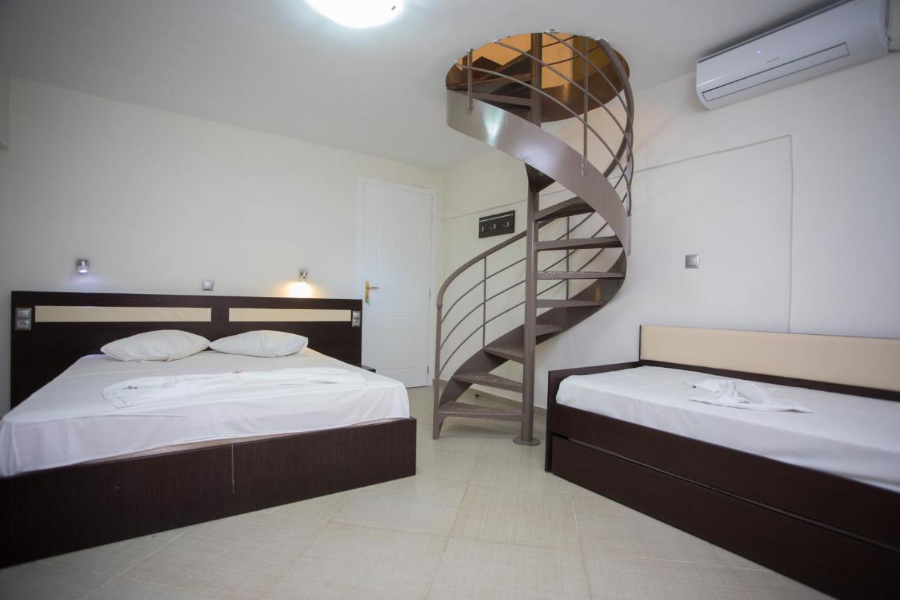 Villa Amalia Sun Beach เนอาวรัสนา ภายนอก รูปภาพ