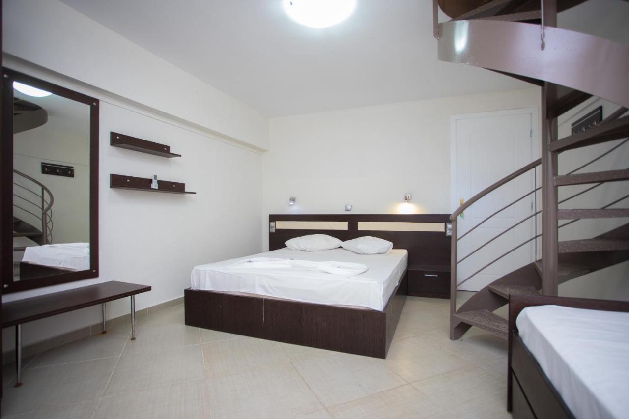 Villa Amalia Sun Beach เนอาวรัสนา ภายนอก รูปภาพ