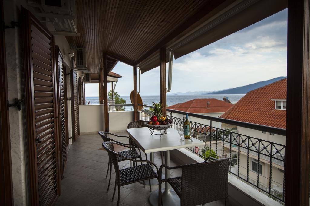Villa Amalia Sun Beach เนอาวรัสนา ภายนอก รูปภาพ