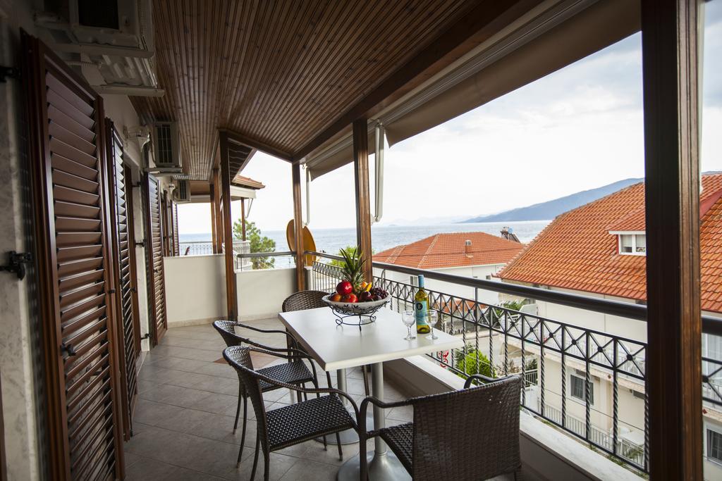 Villa Amalia Sun Beach เนอาวรัสนา ภายนอก รูปภาพ